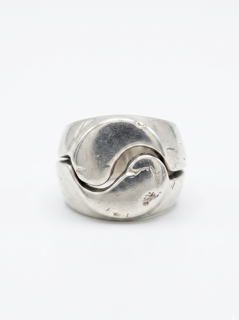 Yin Yang Ring