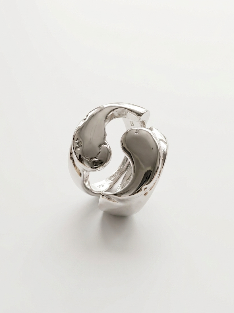 Yin Yang Ring